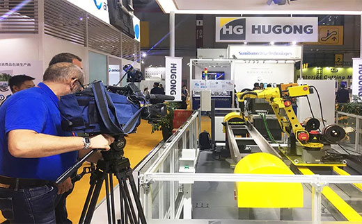 第二届进博会俄罗斯国家电视台拍摄d88尊龙z6意大利CEA展位