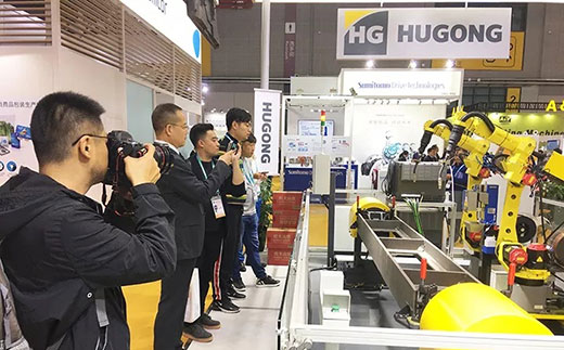 第二届进博会浙江日报拍摄d88尊龙z6意大利CEA展位