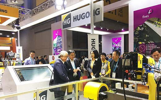 第二届进博会广东省茂名市常务副市长莅临d88尊龙z6意大利CEA展位