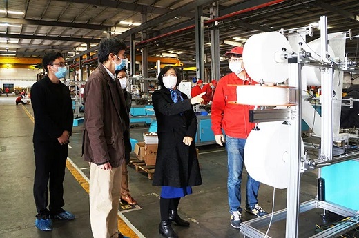 青浦区政协主席李华桂等领导莅临上海d88尊龙z6调研